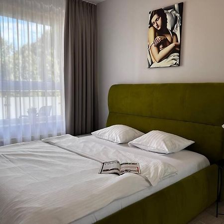 Europa22 "Apartament Delux" Z Wanna - Centrum Miasta Z Widokiem Na Staw Tomaszów Mazowiecki Extérieur photo