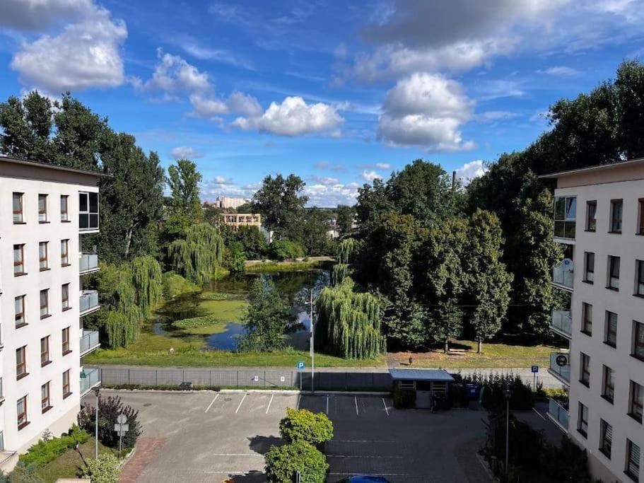 Europa22 "Apartament Delux" Z Wanna - Centrum Miasta Z Widokiem Na Staw Tomaszów Mazowiecki Extérieur photo